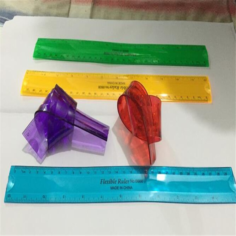 1Pc 색상 무작위로 사랑스러운 선물 다채로운 30cm 플라스틱 유연한 눈금자 학생 30cm (12 inch) 학교에 대 한 스트레이트 눈금자 공급